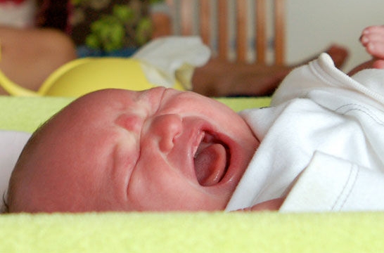 Elevado inundar Línea de visión Por qué mi bebé llora dormido? | Consumer