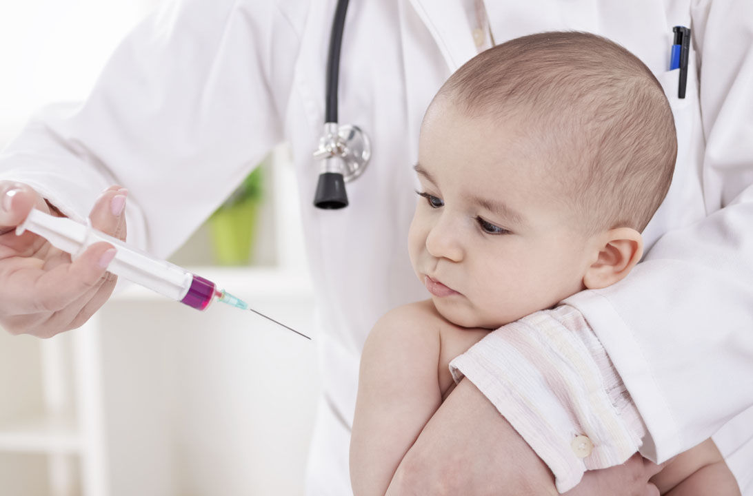 Fabricante enseñar reembolso En qué parte del cuerpo se deben aplicar las vacunas a los bebés? | Consumer
