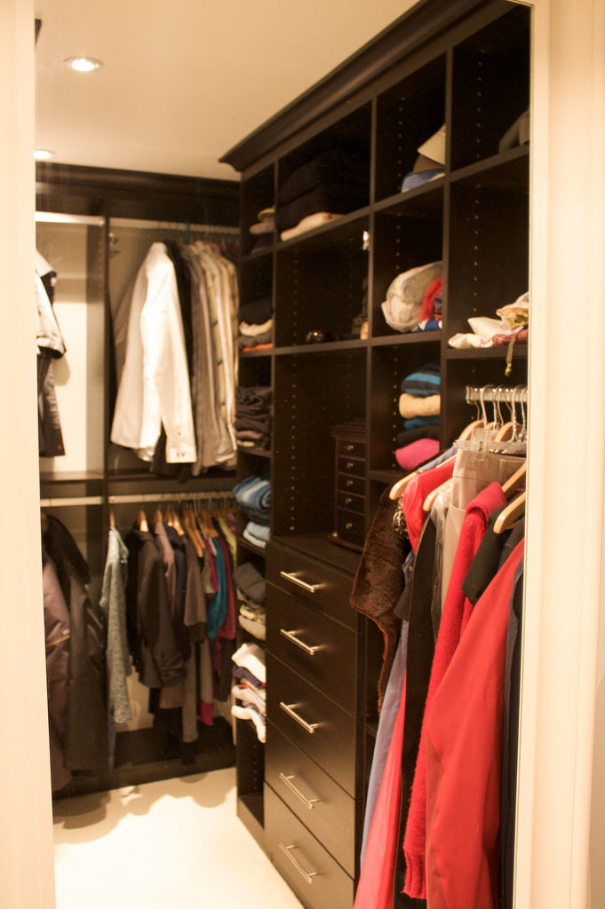 Consejos para evitar la humedad en tus armarios y clósets – Blog Inmuebles