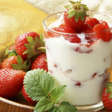 Img yogur con fresas hd