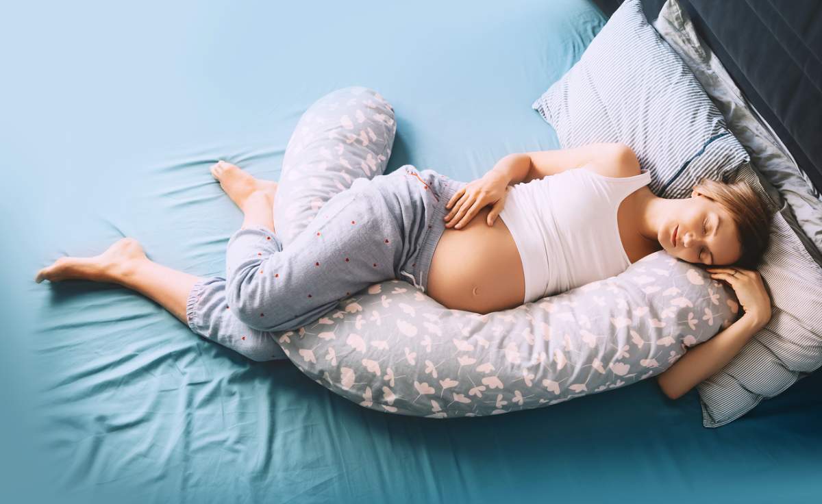 Almohada de embarazo: beneficios y tipos