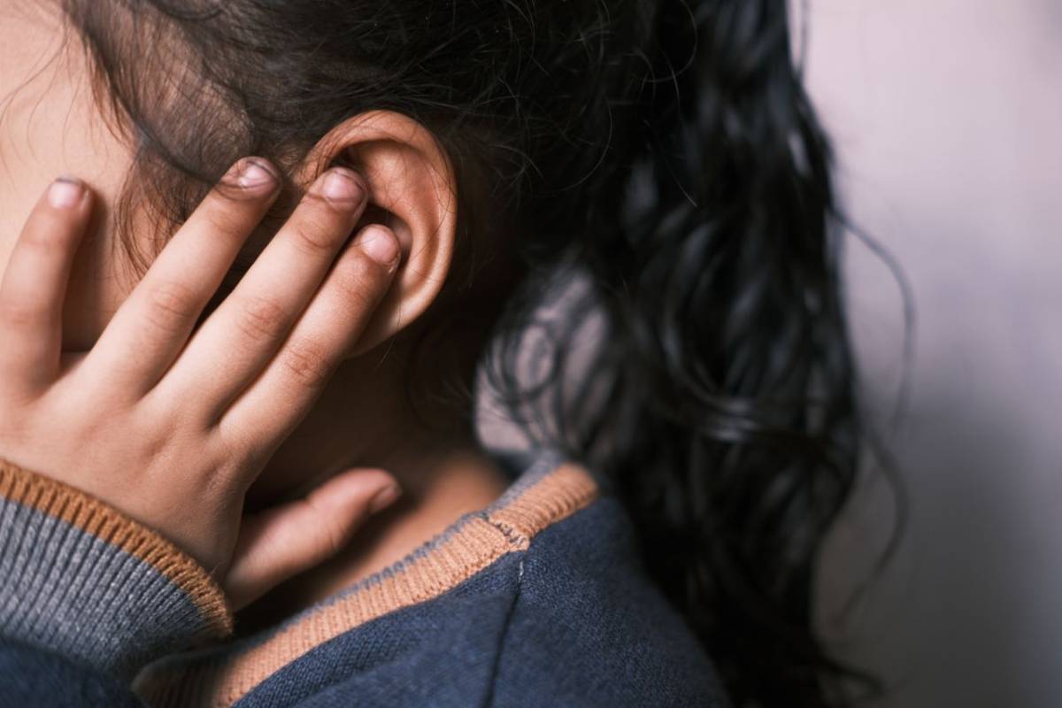 inflamación oídos niña