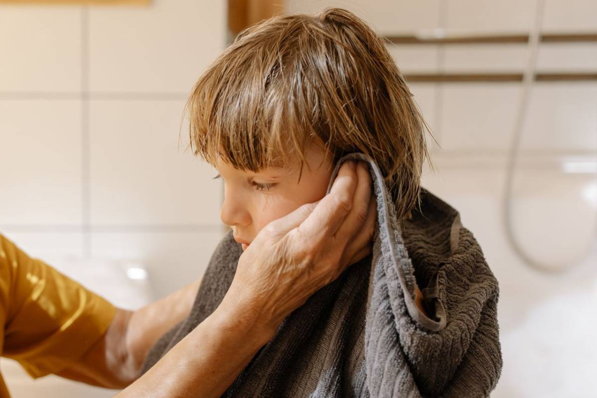 secar bien oídos para prevenir otitis
