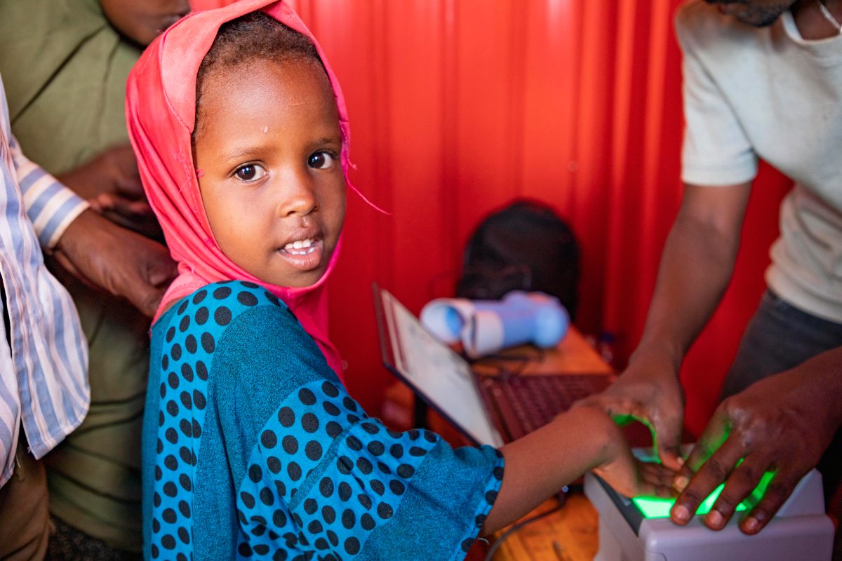 registro y refugio niña en Etiopía