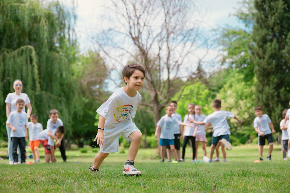 niños jugando a correr