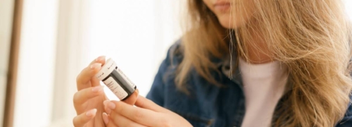 mujer investigación ensayo clínico medicamento