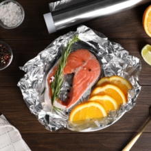 papel de aluminio en contacto con alimentos