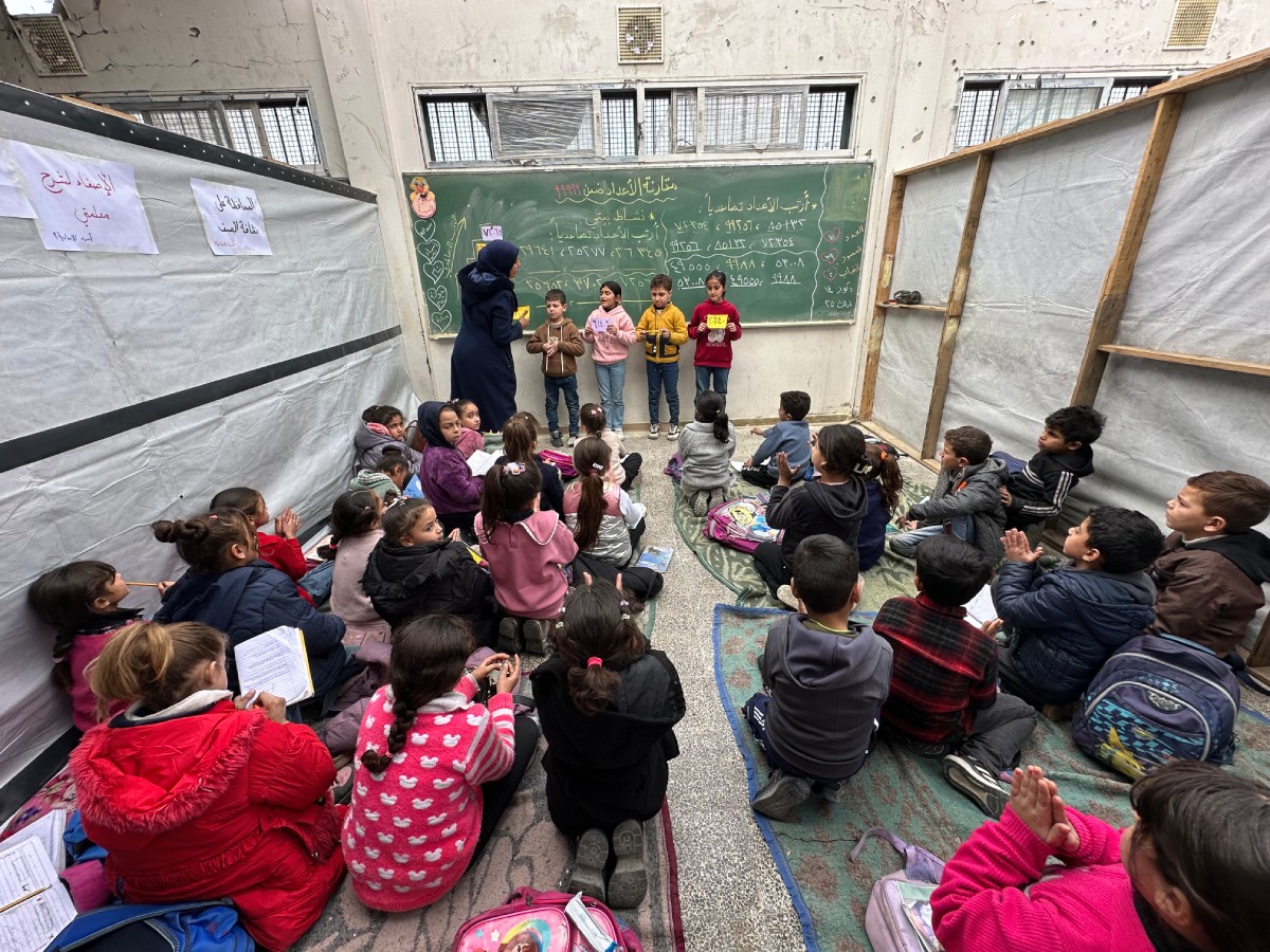 rehabilitar aulas y escuelas en Gaza