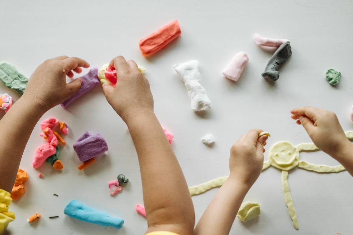 fuerza manos juego plastilina