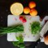 ingredientes tabla cortar cuchillo cocinar limón huevo perejil