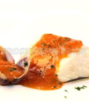 145308_g.jpg Merluza con salsa marinera con almejas