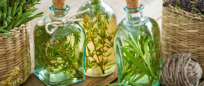 cómo preparar aceites aromatizados con hierbas