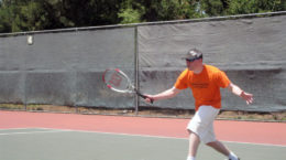 Img jugar tenis