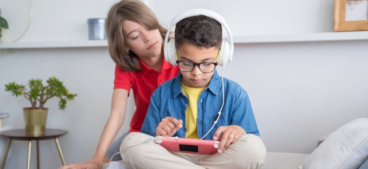 cascos oídos niños
