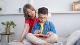 cascos oídos niños