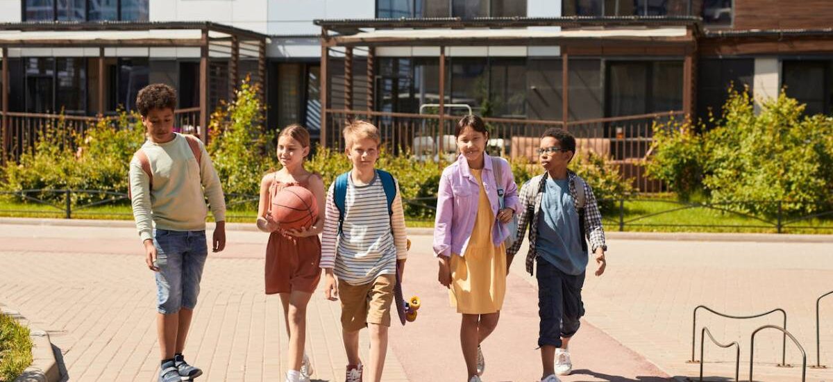 infancia-andar-pasos niños y niñas andando