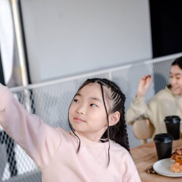 menores pantallas restaurante