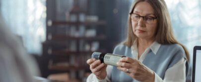 mujer investigación fármacos