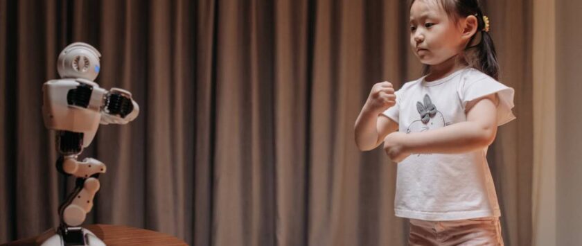 jugando con un robot con ia