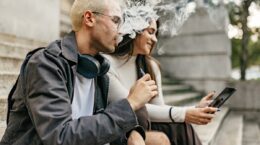 influencia de las plataformas digitales en el consumo de nicotina