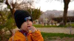niño comiendo