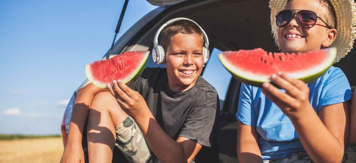 comer saludable en un viaje en coche