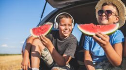 comer saludable en un viaje en coche