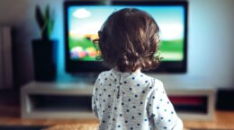 prohibir publicidad de alimentos insanos dirigida a la infancia