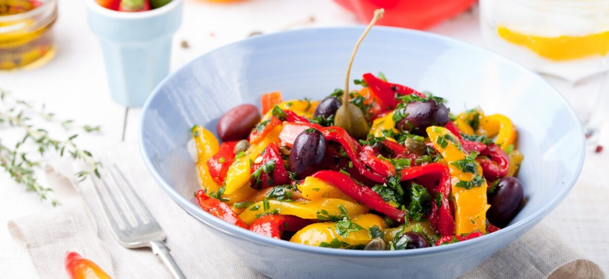 ensalada-pimientos-aceitunas ensalada de pimientos y aceitunas
