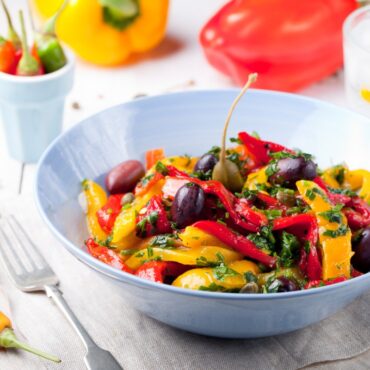 ensalada de pimientos y aceitunas