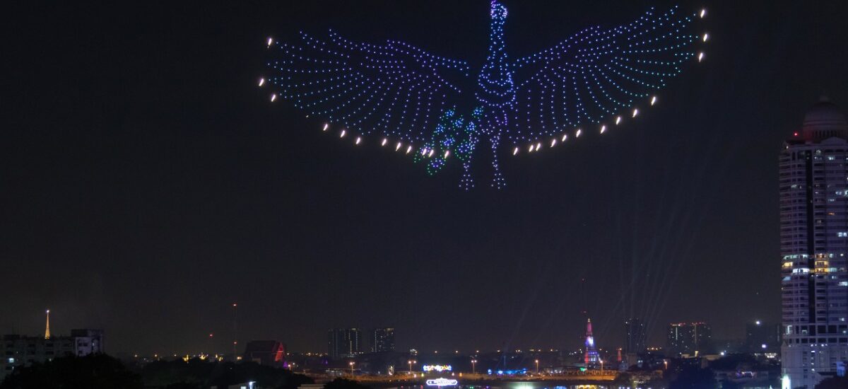 espectaculo-drones-luces drones vs. fuegos artificiales