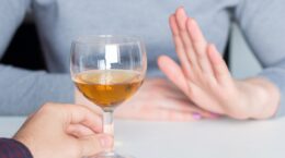 evitar el consumo de alcohol para reducir riesgo de cáncer