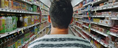 hombre supermercado