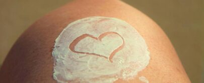 corazón pierna crema