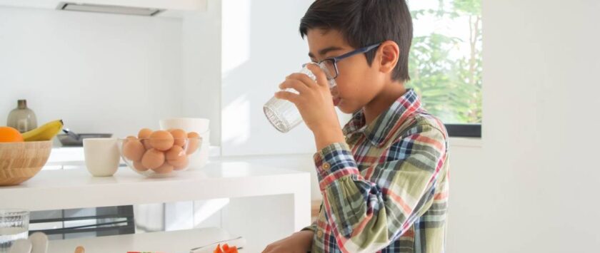 agua para hidratarse