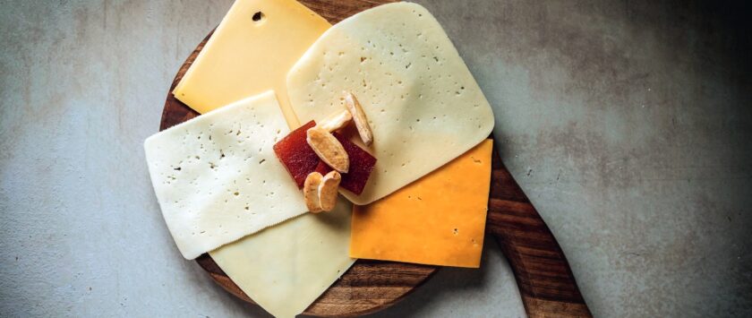 diferentes tipos de queso en loncha