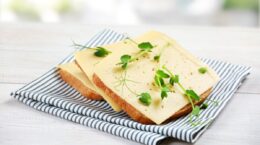 nutrientes del queso en lonchas