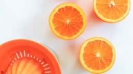 es saludable el zumo de naranja