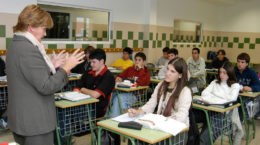 Img adolescentes clase