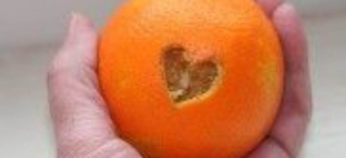 Img corazon mujer naranja list