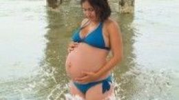 Img embarazo ropa embarazada playa verano biquini banador listado