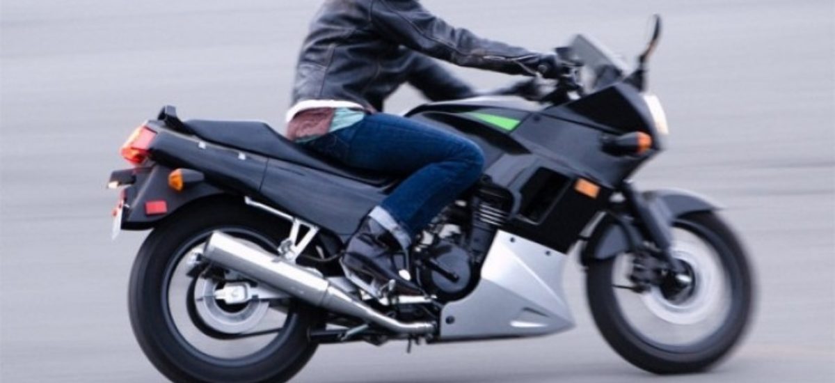 Cómo hacer una maleta para viajar en moto | Consumer