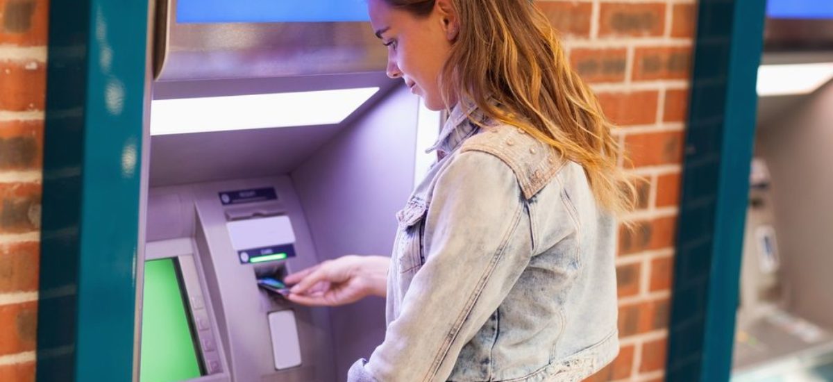 Img cajeros automaticos cuestan dinero