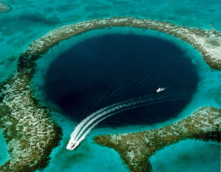 Img agujero azul belice