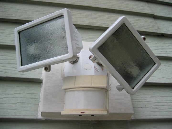 Brilliant Archie Aplique Para Exterior LED Negro G96388/63