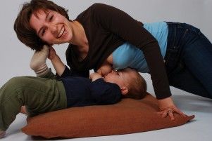 Img lactancia materna trabajos oficinas madres conciliacion familiar compatibles bebes art